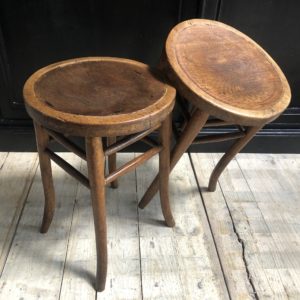 ancians tabourets bois bistrot Thonet