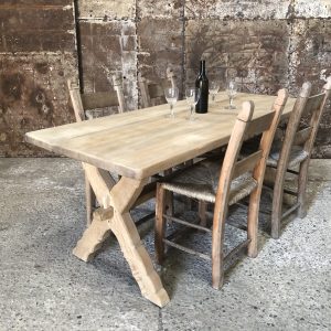 Ancienne table de ferme bois clair 4 personnes