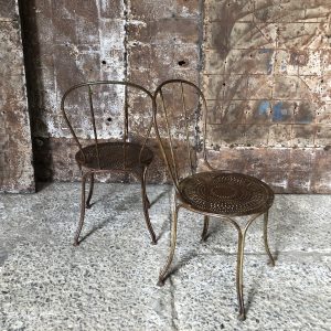 Ancienne chaises de jardin style romantique