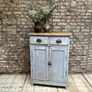 Ancien meuble d'atelier en bois patiné - buffet parisien