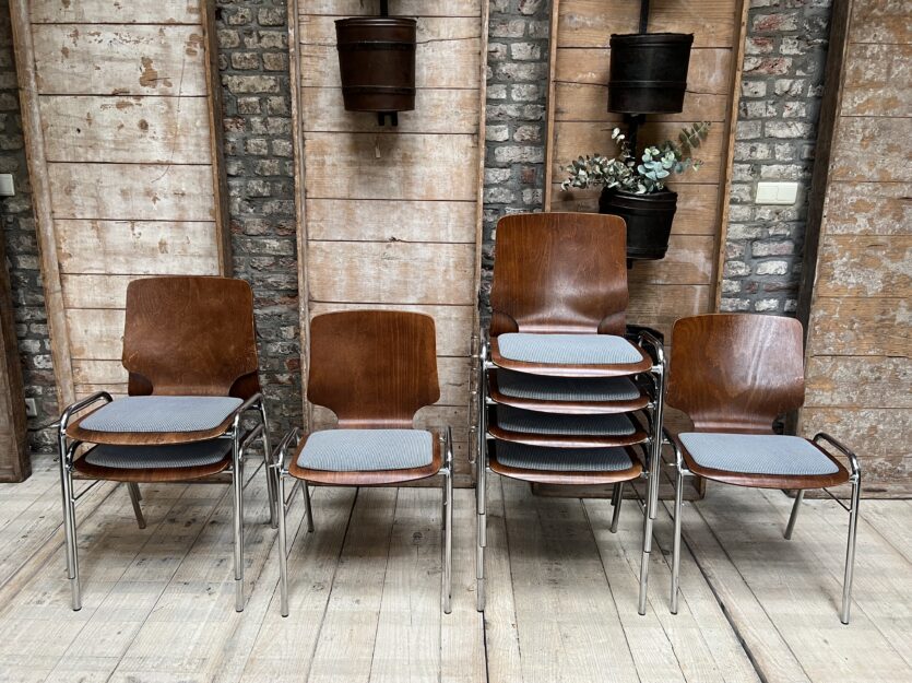 Chaises vintage assise en tissus