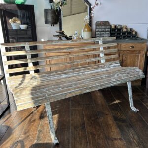 Banc de jardin en bois à lattes