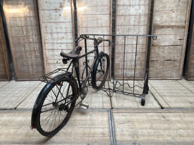 Ancien râtelier à vélo