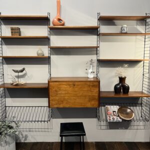 Wall unit vintage de la marque String. Designe Suédois et scandinave