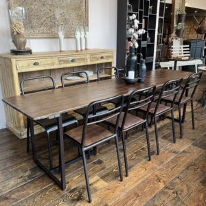 Grande table en bois et métal foncée