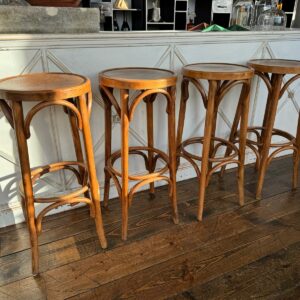 Anciens tabourets bistrot