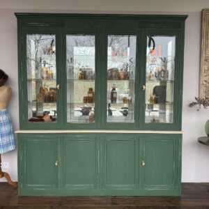 Ancienne vitrine de pharmacie - meuble de métier repeint