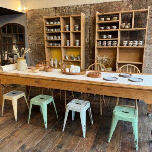 Grande table en bois d'atelier 10 à 12 personnes