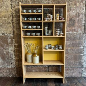 Etagère en bois brut