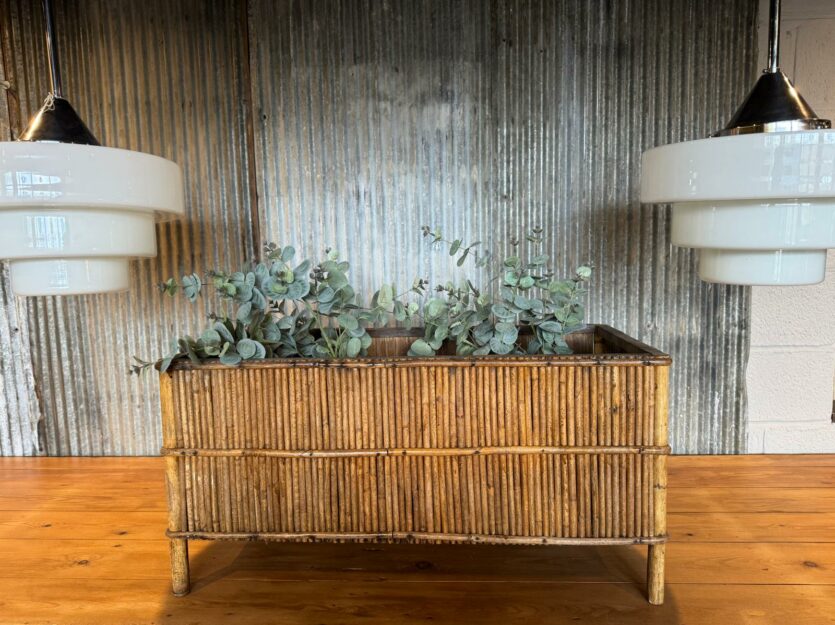 Jardinière en rotin vintage