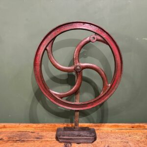 Ancienne roue de machinerie GD