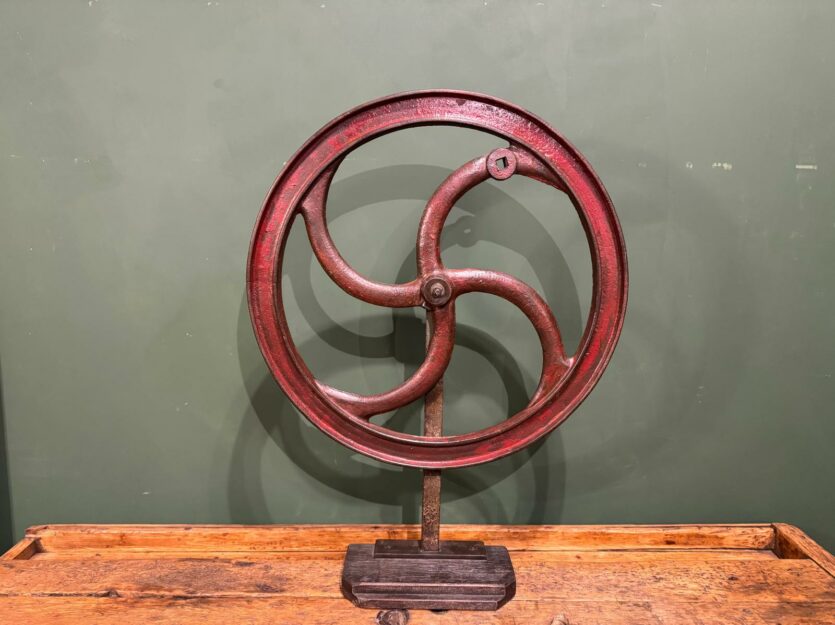 Ancienne roue de machinerie GD