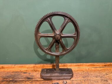 Ancienne roue de machinerie Pt
