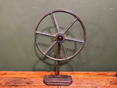 Ancienne roue de machinerie B