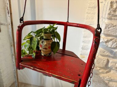 Nacelle de manège rouge